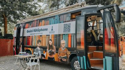 Gezici Kütüphane tatilde yollara çıkıyor