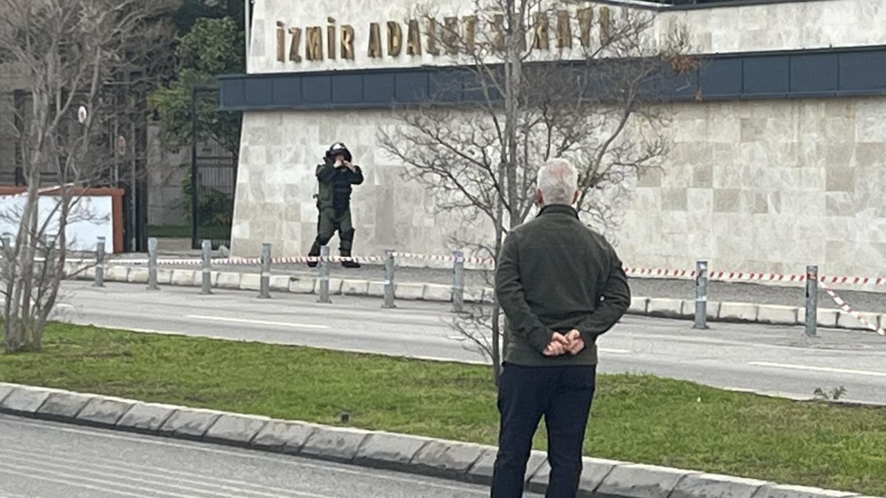 İzmir Adliyesi önünde şüpheli paket paniği