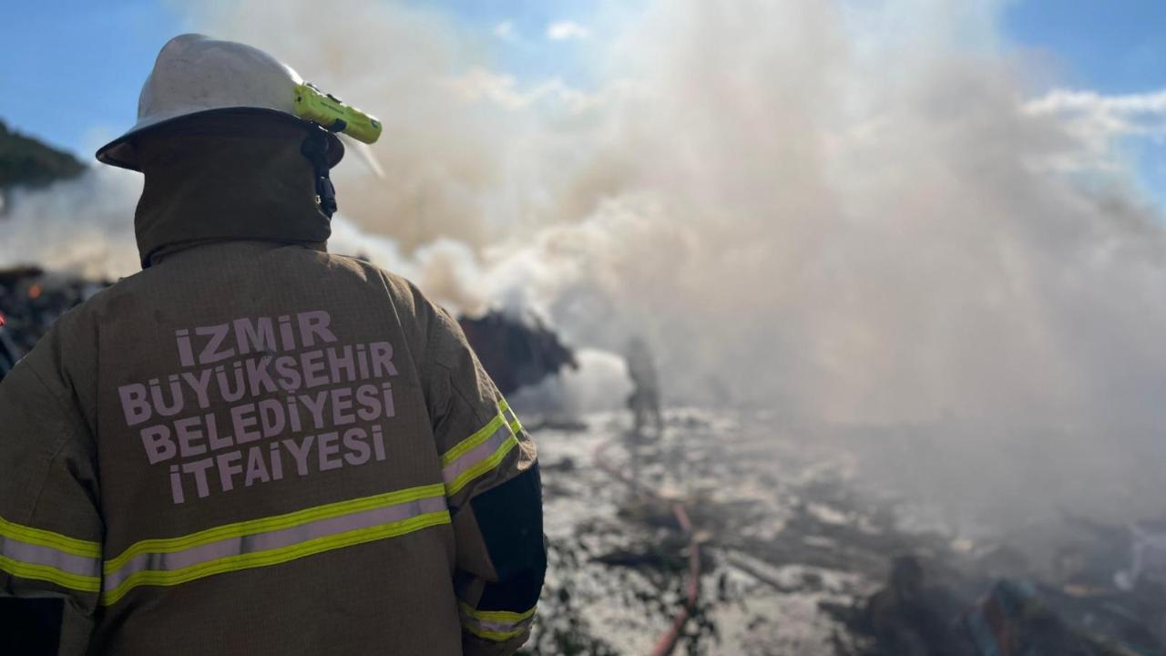 İzmir Büyükşehir Belediyesi’nden itfaiyeye güç takviyesi