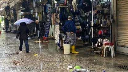 İzmir tarihi Kemeraltı Çarşısı sular altında