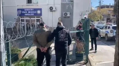 İzmir'de 22 yıl hapis cezasıyla aranan firari yakalandı