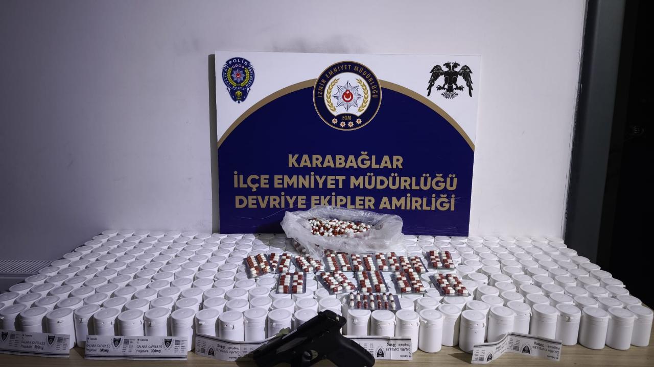İzmir'de binlerce uyuşturucu hap ele geçirildi