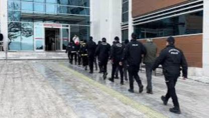 İzmir’de fuhuş operasyonu