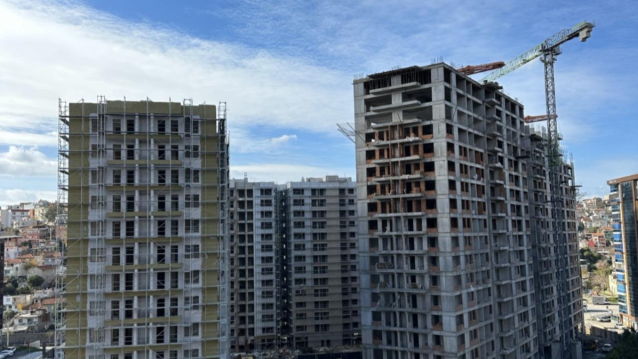 İzmir’de güvenli kent hedefiyle dönüşüm süreci sürüyor