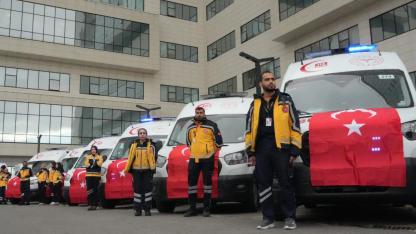 İzmir'de sağlık filosuna 45 yeni ambulans