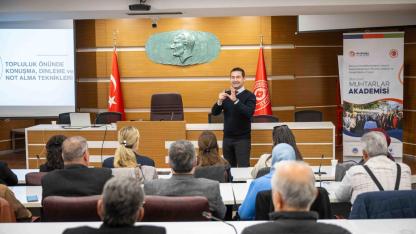 İzmirli muhtarlar Bornova Muhtarlar Akademisi’nde buluştu