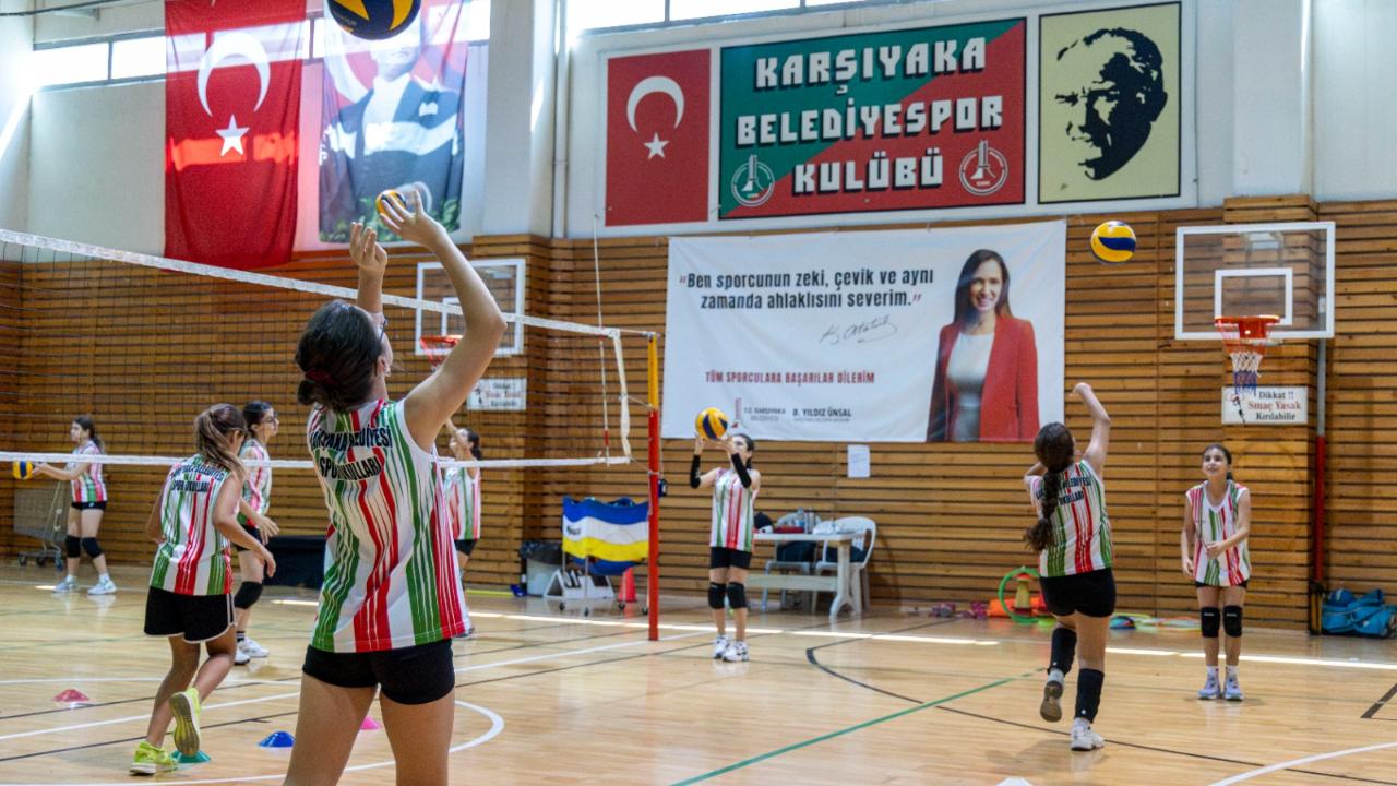 Karşıyaka Belediyesi’nden voleybol turnuvası