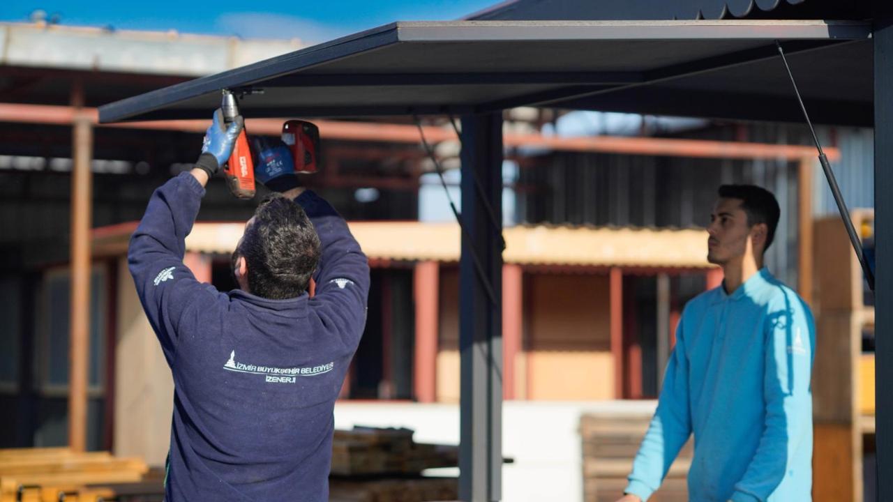 Karşıyaka’da sahil bandına estetik dokunuş