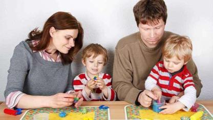 KIŞIN EVDE AİLECEK YAPABİLECEĞİNİZ KEYİFLİ ETKİNLİKLER