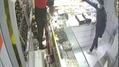 Kuyumcuyu soyup metrobüsle kaçan şüpheli tutuklandı