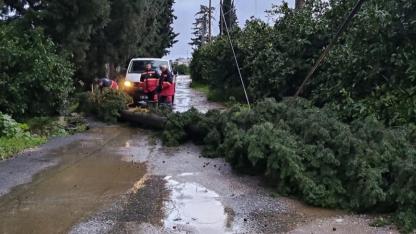 Menderes Belediyesi Yoğun Yağışlarda Sahada