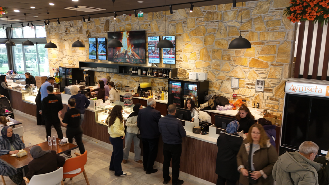 Menemenliler Aynısefa'yı çok sevdi