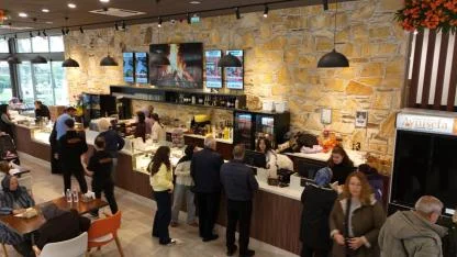 Menemenliler Aynısefa'yı çok sevdi