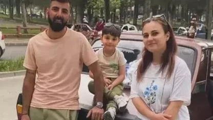 Otomobil direğe çarptı; baba ve oğlu öldü