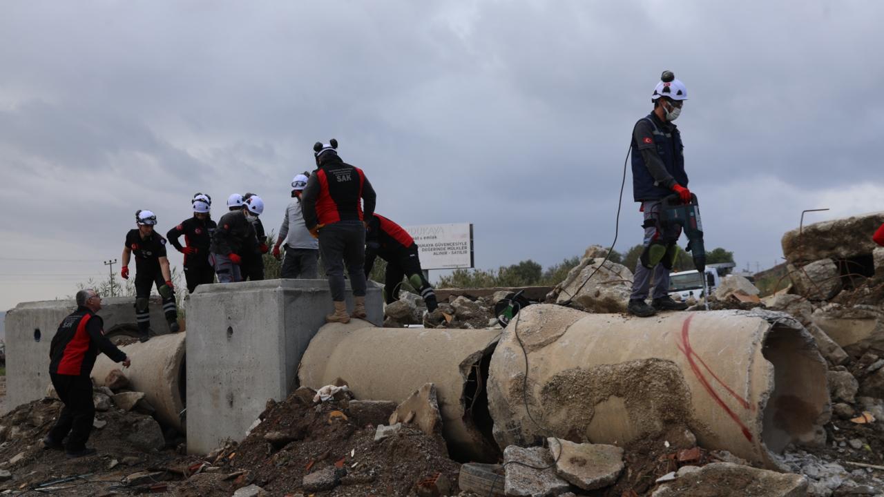 Seferihisar Arama Kurtarma hazırlıklarını sürdürüyor