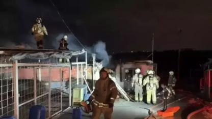 Sultangazi'de iki iş yerinde çıkan yangın söndürüldü