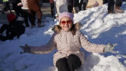 Ürkmez’de yarıyıl tatiline kar sürprizi