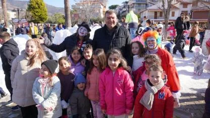 Seferihisar Ürkmez’de yarıyıl tatiline kar sürprizi