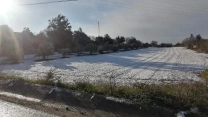 Urla'da kar yağışı etkili oldu