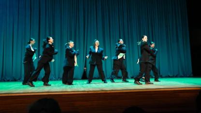 Yasemin Sakallıoğlu, İzmirlileri kahkahaya boğdu