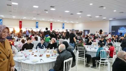 Aliağa'da ilk iftar: Büyük katılımla başladı