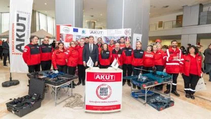 Başkan Tugay: Birden fazla yangın uçağı kiralamaya hazırız