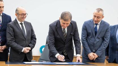 Başkan Tugay’dan tarihi imza