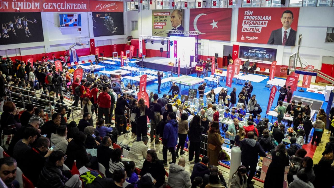 Bayraklı, Robot Olimpiyatları’na Ev Sahipliği Yaptı