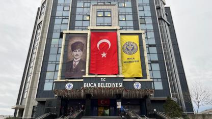 Buca Belediyesi'ne operasyonda 26 şüpheli adliyede