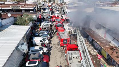 Buca’daki işyeri yangını kontrol altına alındı