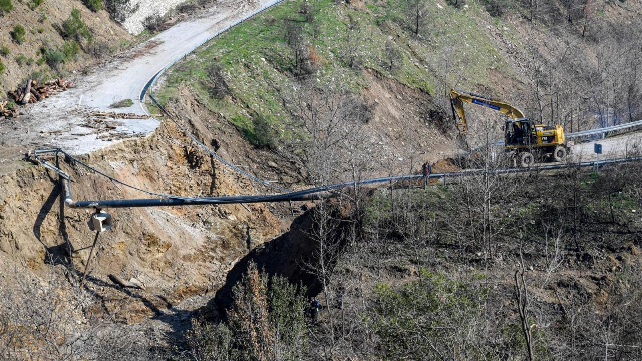 Büyükşehir ekipleri Ödemiş’te felaketi önledi