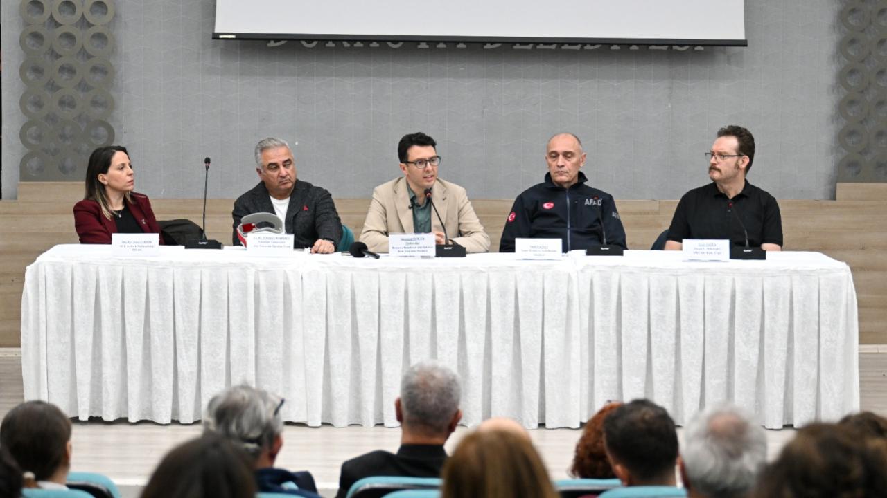 Deprem gerçeği Bornova’da bilimle masaya yatırıldı