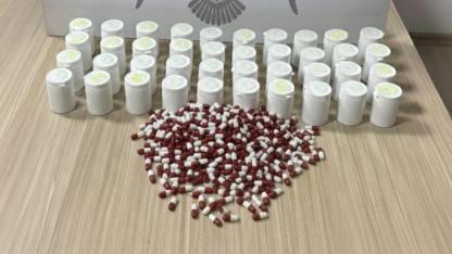 Durdurulan araçta 2 bin uyuşturucu hap ele geçirildi