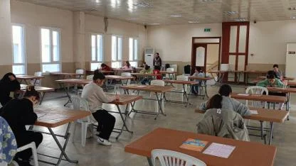 Efes Selçuk Belediyesi'nden sınav yolundaki öğrencilere destek