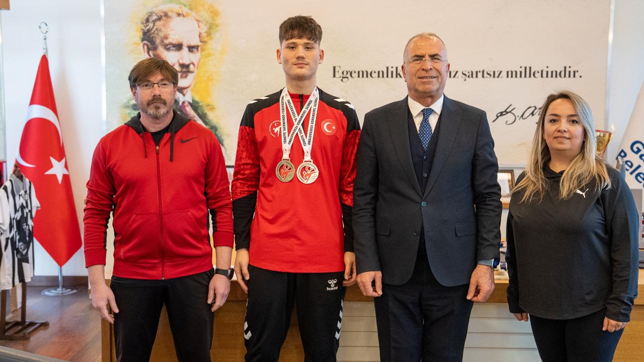 Gaziemirli taekwondocu Türkiye şampiyonu oldu