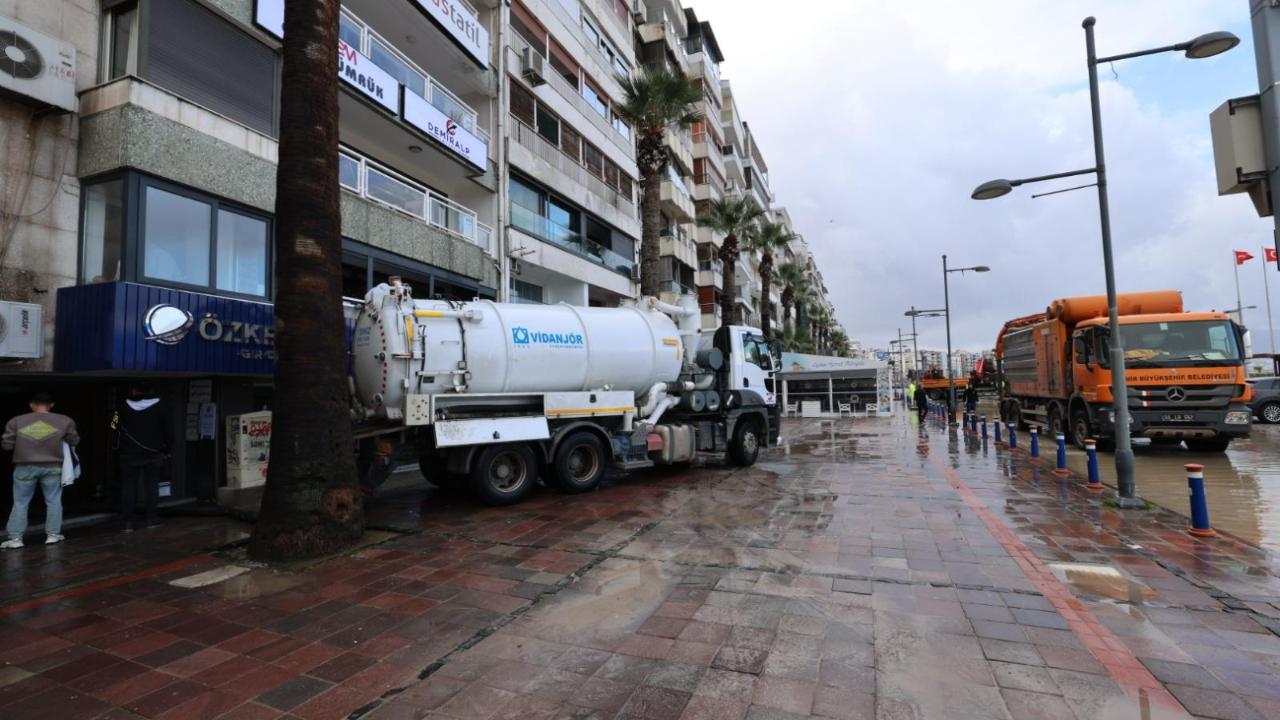 İzmir Büyükşehir Belediyesi sahada