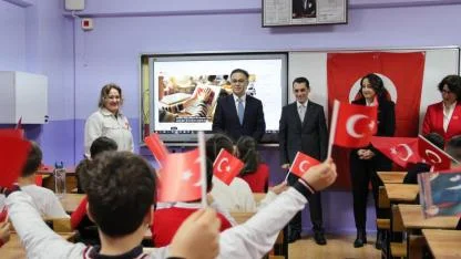 İzmir'de eğitimde ikinci dönem 'kırmızı-beyaz' başladı