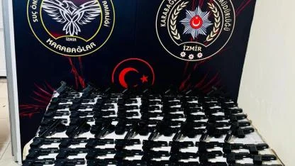 İzmir’de güvercin kümesinden cephanelik çıktı