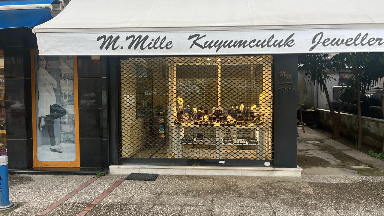 İzmir'de kuyumcuya silahlı soygun girişimi