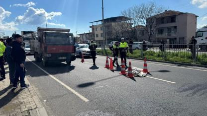 Ölümlü kaza sonrası vatandaşlar yolu trafiğe kapattı
