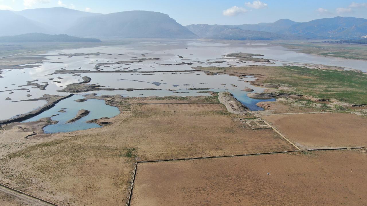 İzmir'de rekor yağışlar barajlara can suyu oldu