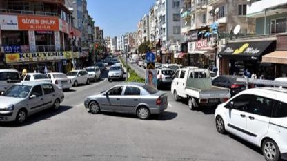 İzmir’de trafiğe kayıtlı araç sayısı 2 milyon 106 bin 883 oldu