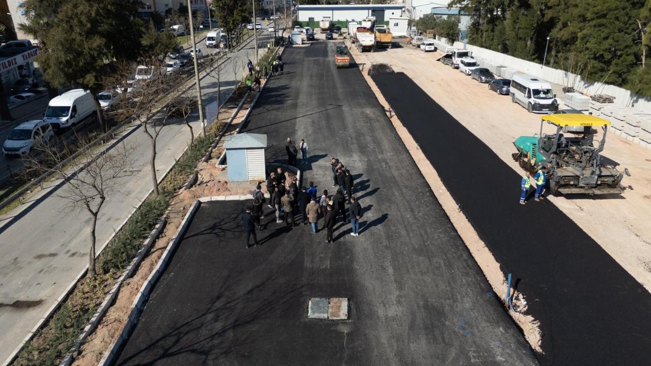 İzmir’in yollarında tam gaz asfalt seferberliği