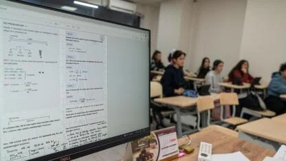 İzmirli öğrencilere yapay zekâ destekli matematik