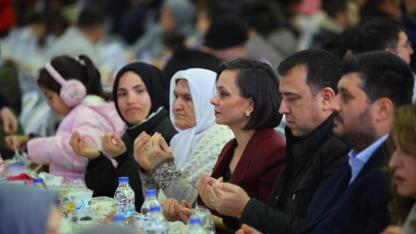 Karabağlar’da Birlik ve Beraberlik Sofrası Kuruldu