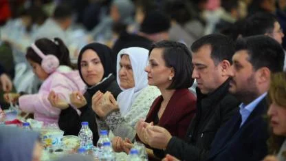 Karabağlar’da Birlik ve Beraberlik Sofrası Kuruldu