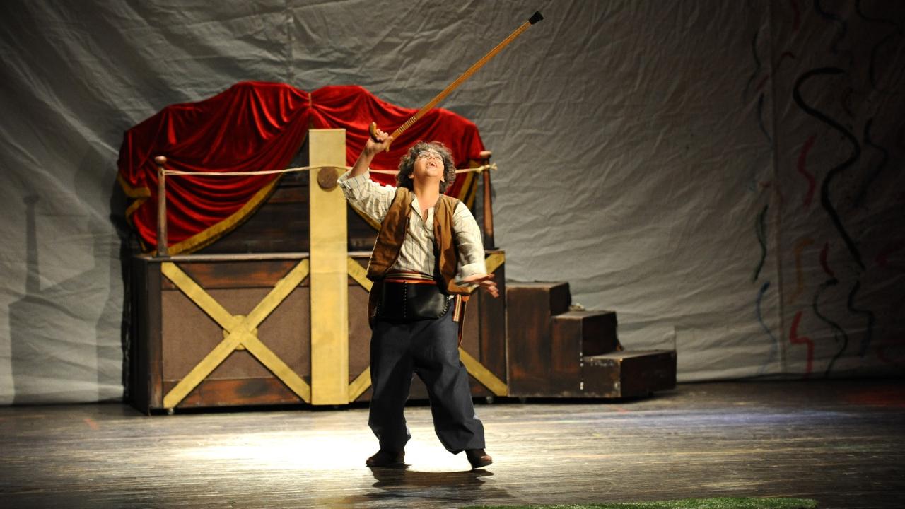 Karşıyaka Belediye Tiyatrosu’ndan iki yeni oyun