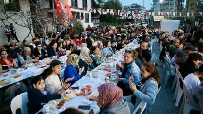 Karşıyaka Belediyesi’nden iftar dayanışması