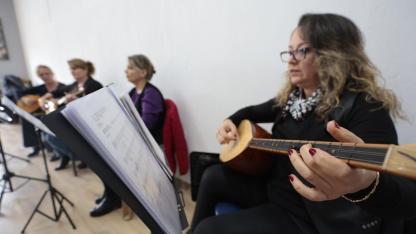 Konak’ta ücretsiz bağlama kursuna yoğun ilgi