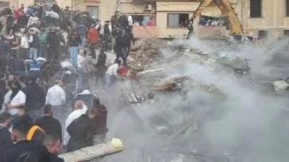 Lübnan’da iki bina çöktü